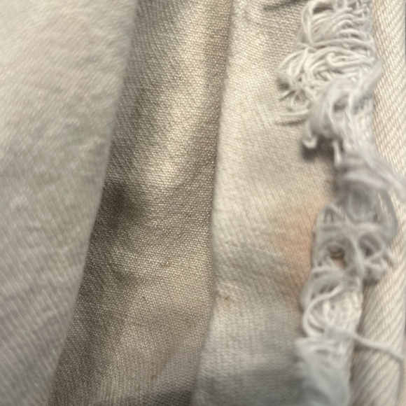 PrettyLittleThing Ripped Jeans - Picture 8 of 10